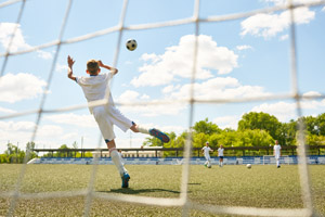 guy catching football