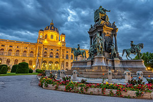 Vienna Kunsthistorisches museum lit up